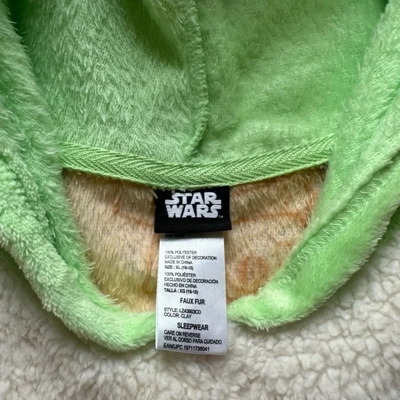 Star Wars XL adult pajama hoodie Grogu baby yoda zip up, elastic ankle and wrist - Picture 3 of 5